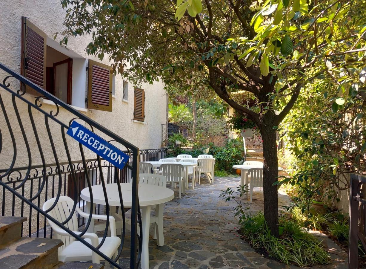 Hotel Cap Soleil كافالير سور مير المظهر الخارجي الصورة